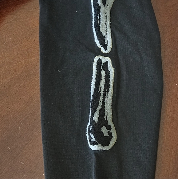 New Mens/Womens Unisex Black Skull and Bones Hoodie Size Large - Picture 4 of 8